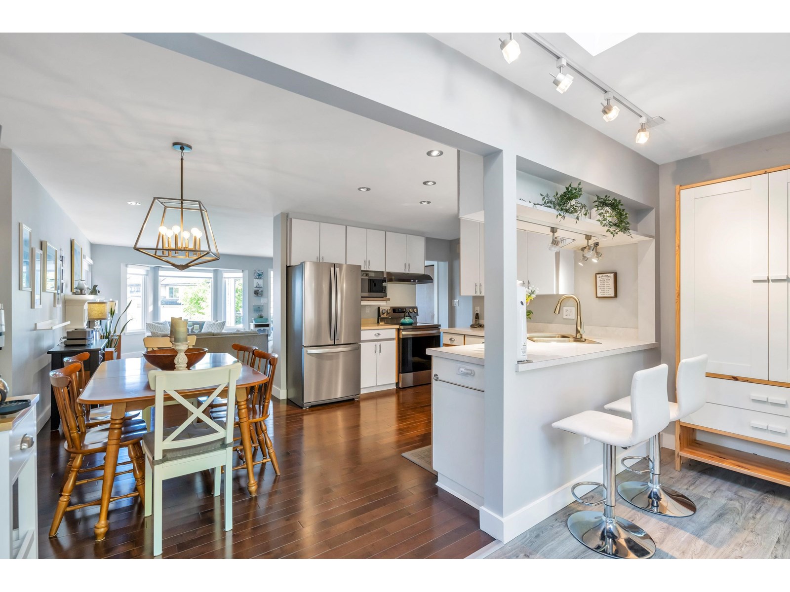 Photo 17 of 15627 Buena Vista Avenue, White Rock BC