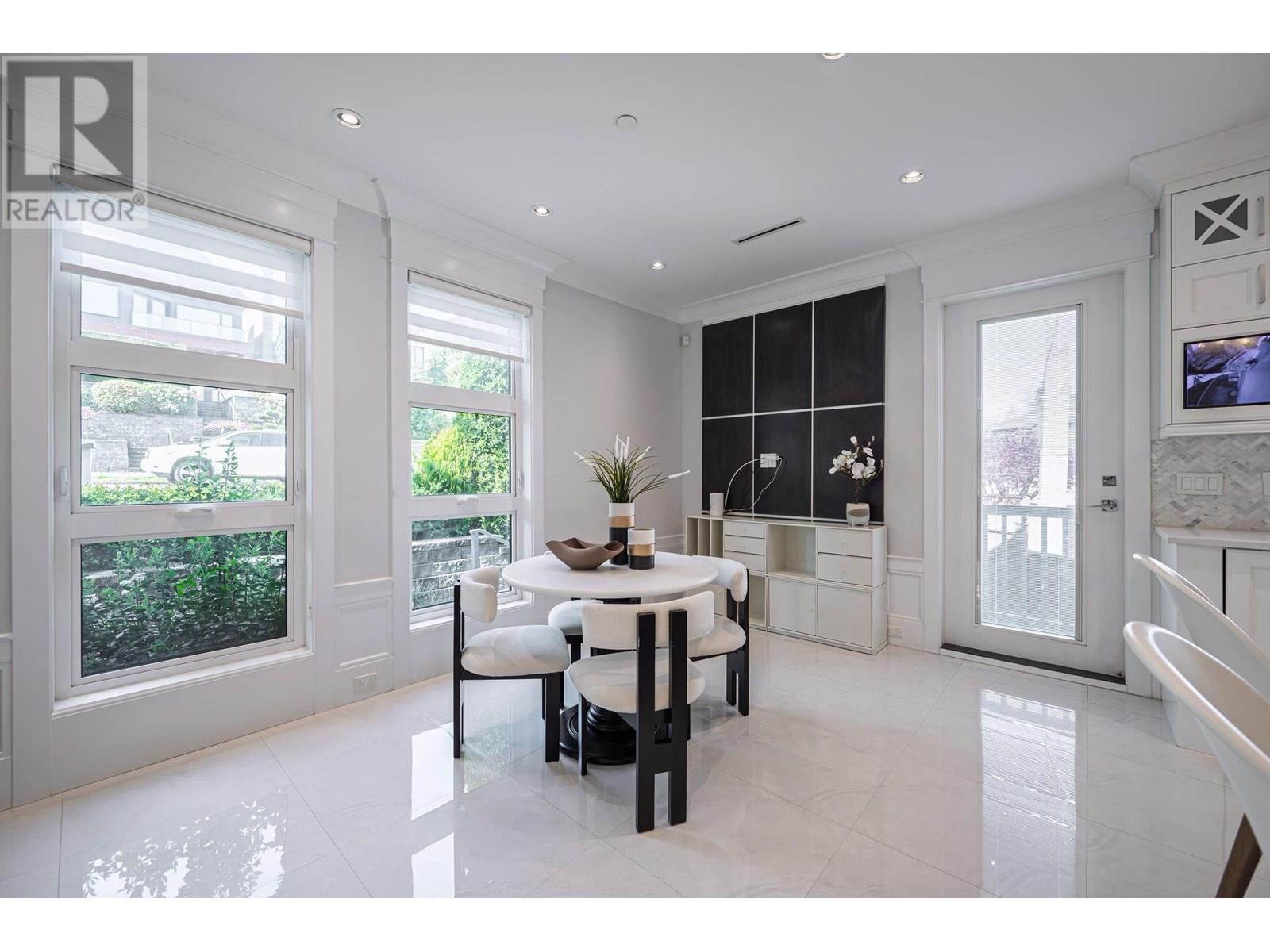 Photo 4 of 3792 Puget Drive, Vancouver BC