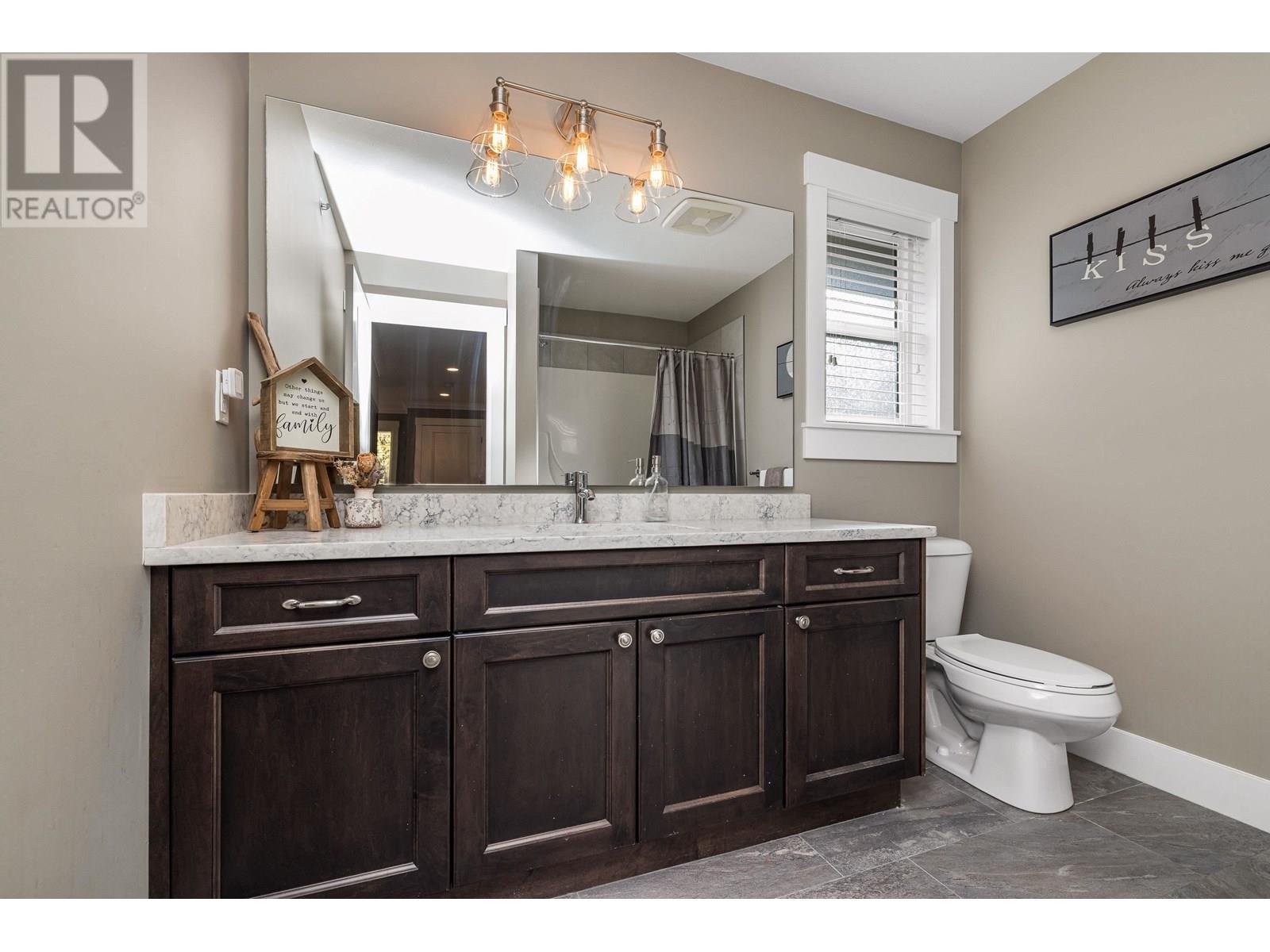 Photo 5 of 13037 237 A Street, Maple Ridge BC