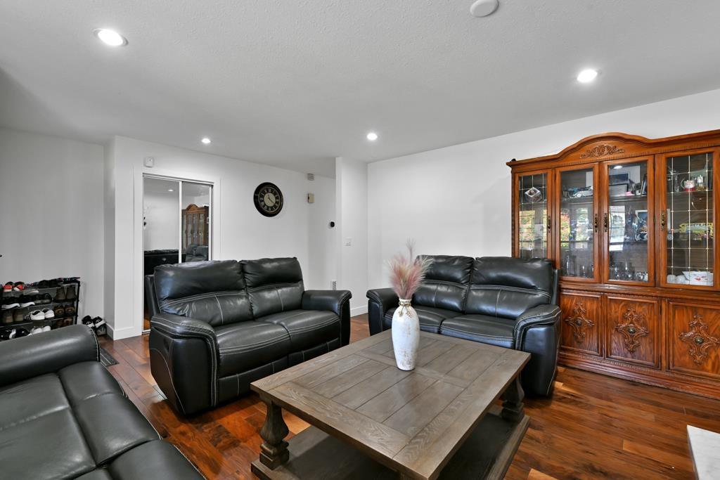 Photo 7 of 16954 60 Avenue, Surrey BC