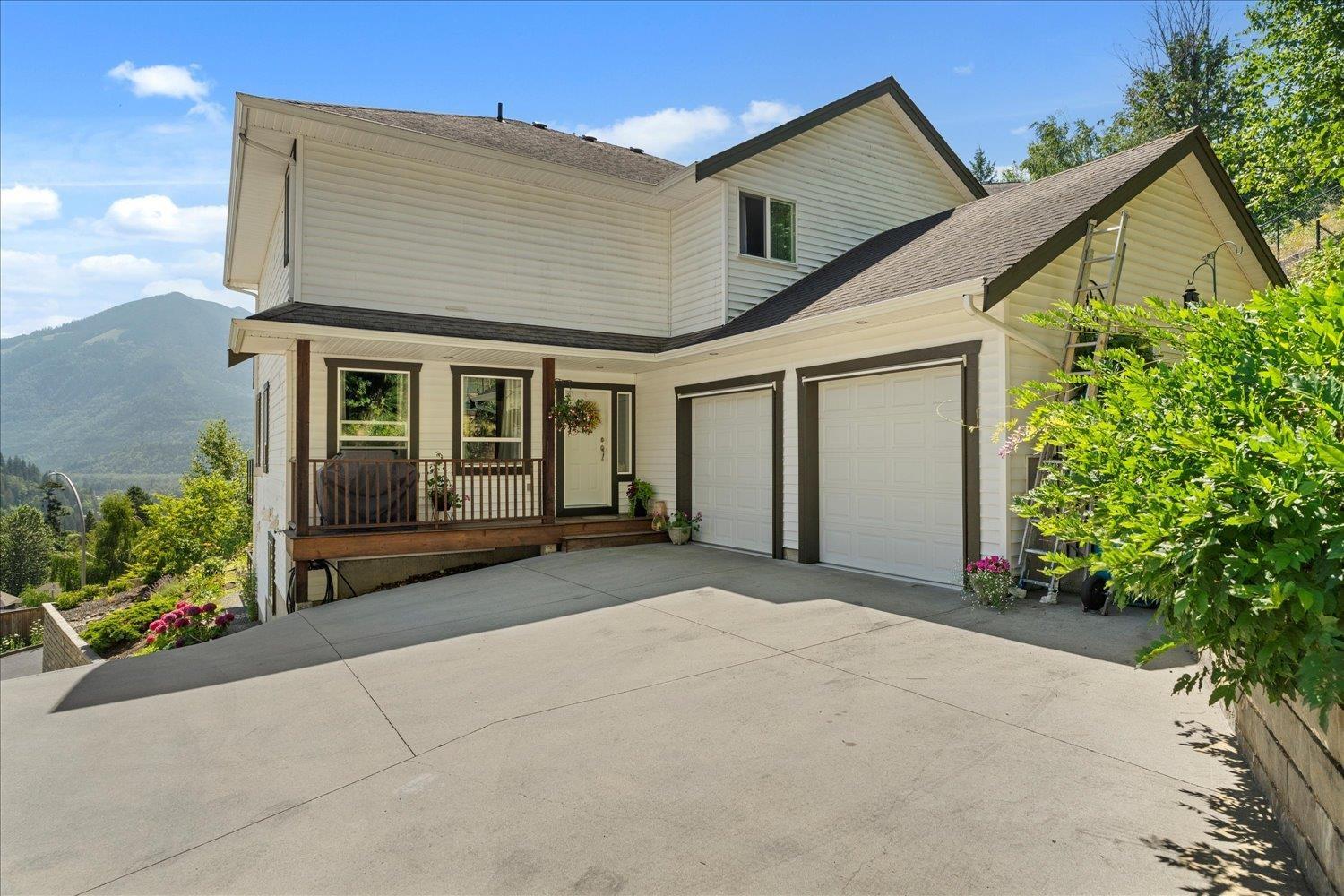 Photo 2 of 45928 Weeden Drive Promontory, Chilliwack BC