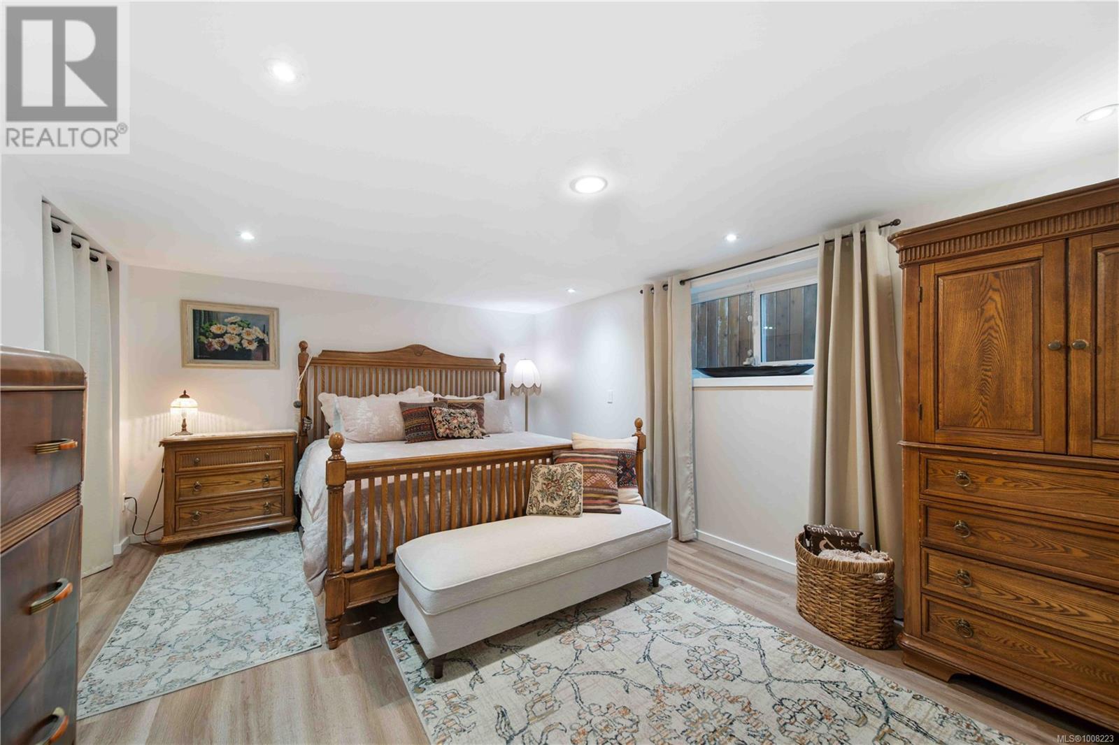28 ROBERTS ST - 16