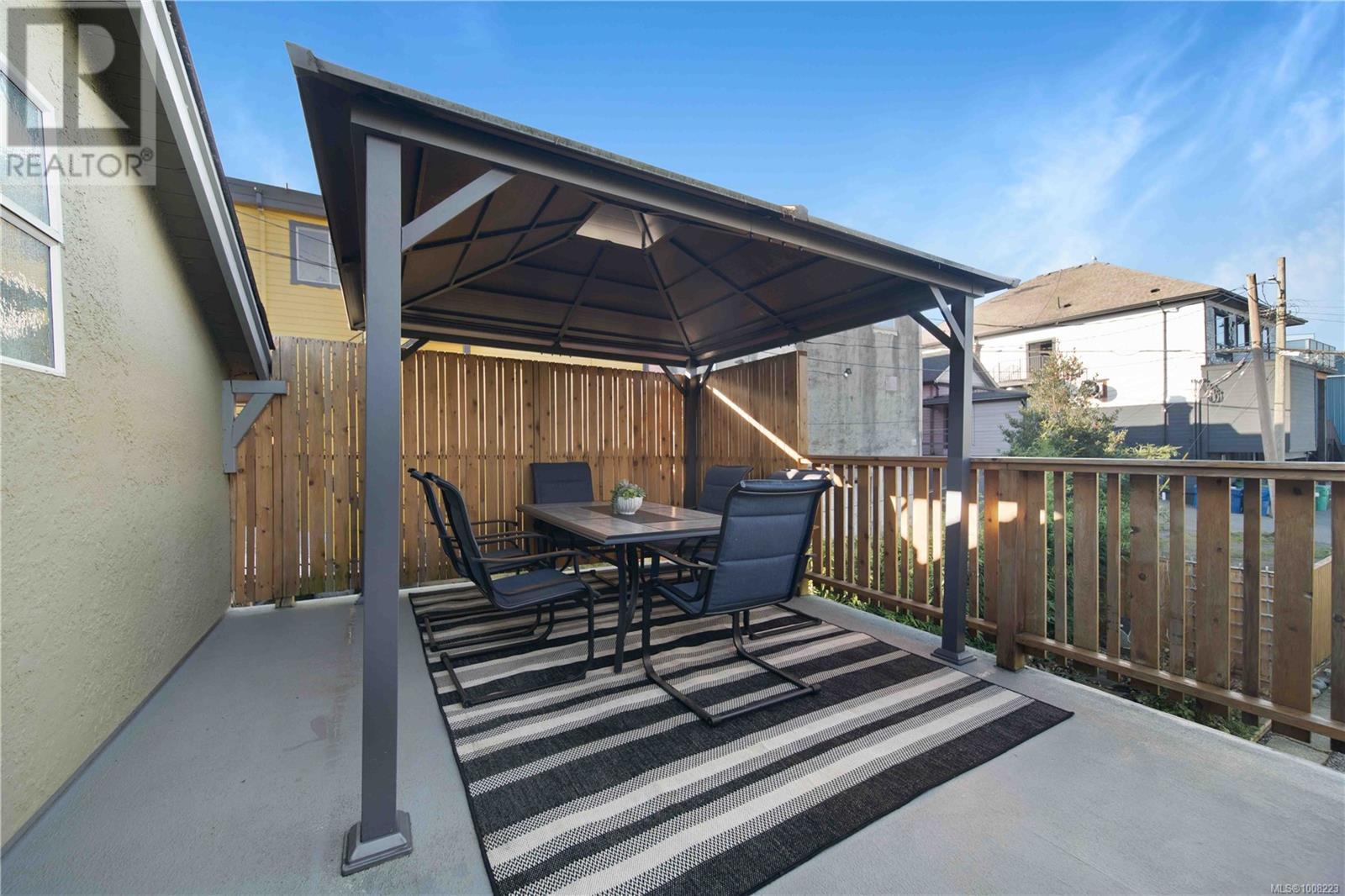 28 ROBERTS ST - 20