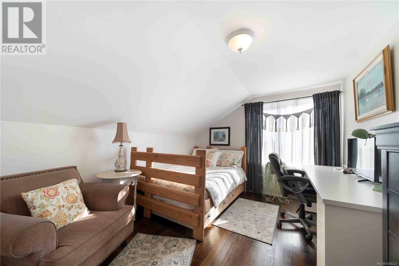 28 ROBERTS ST - 25