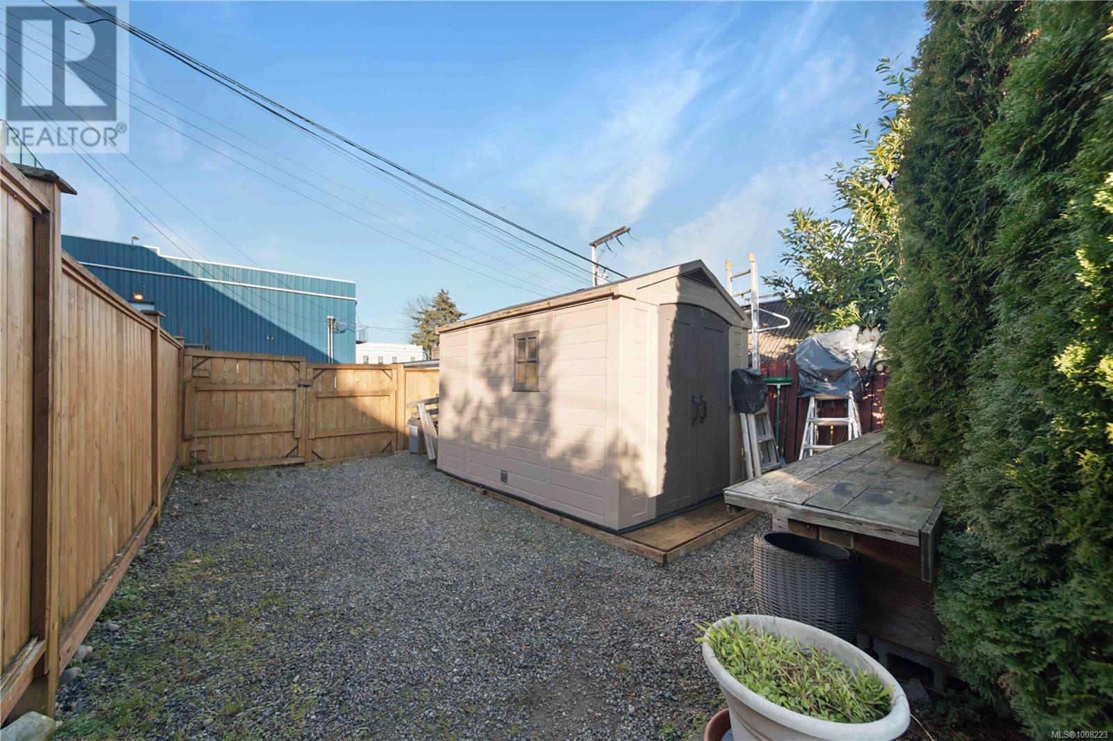 28 ROBERTS ST - 31