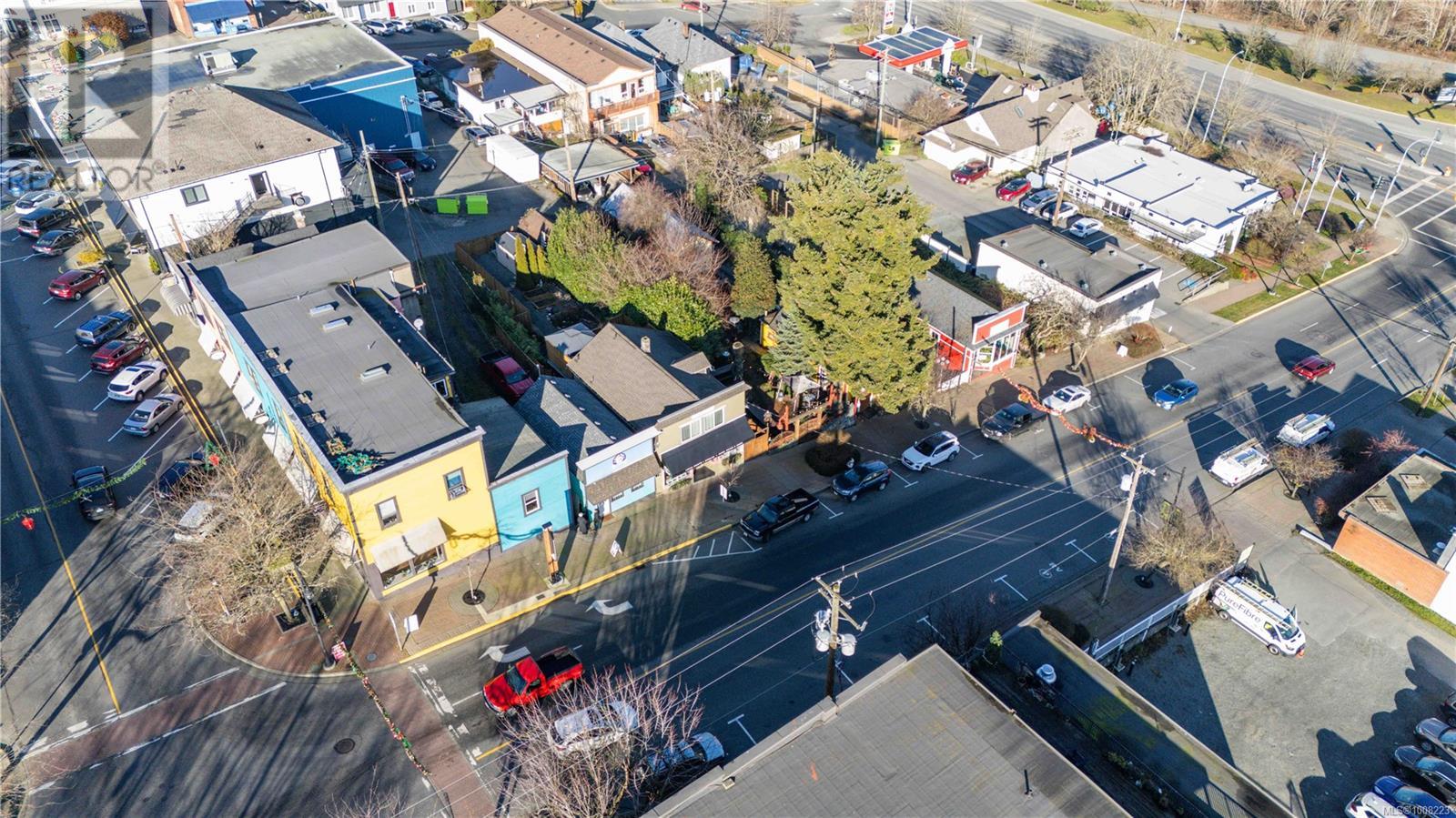 28 ROBERTS ST - 34