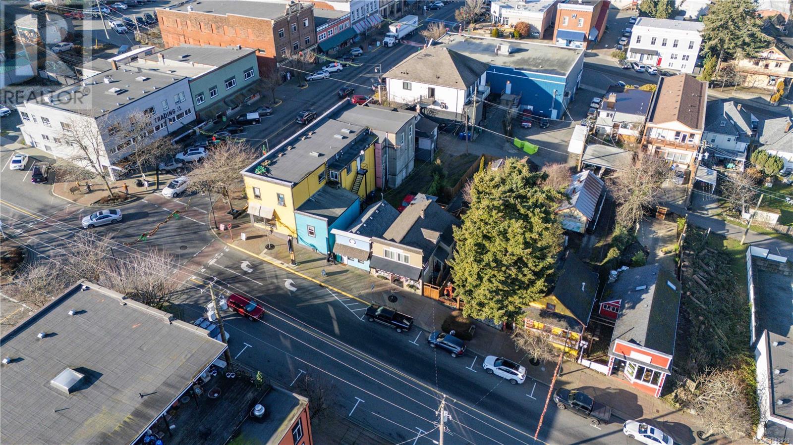 28 ROBERTS ST - 35