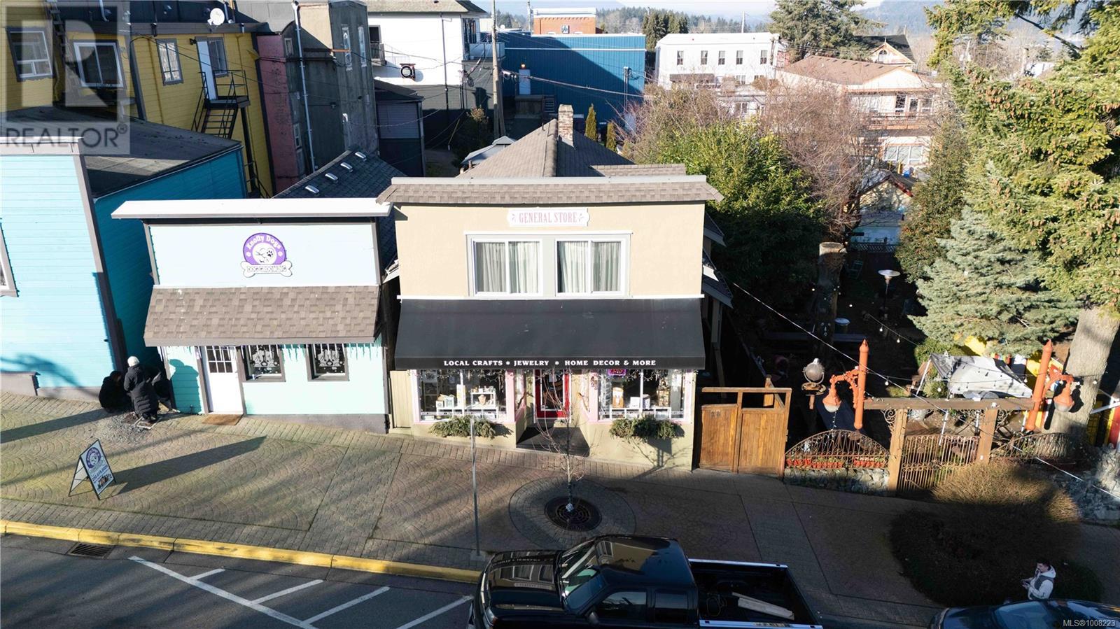 28 ROBERTS ST - 42