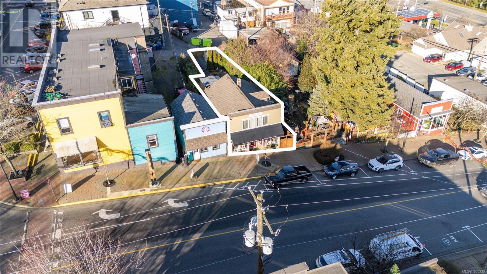 28 ROBERTS ST - 8