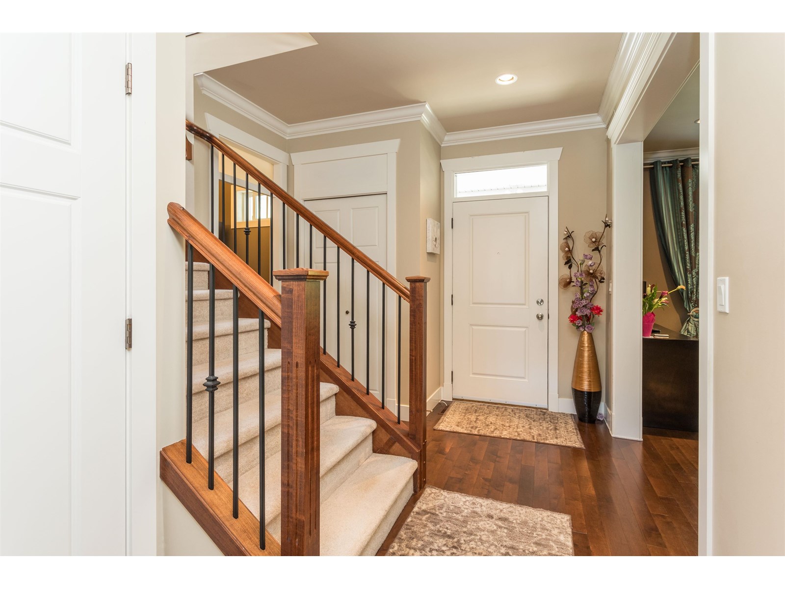 Photo 2 of 7015 195 Street, Surrey BC