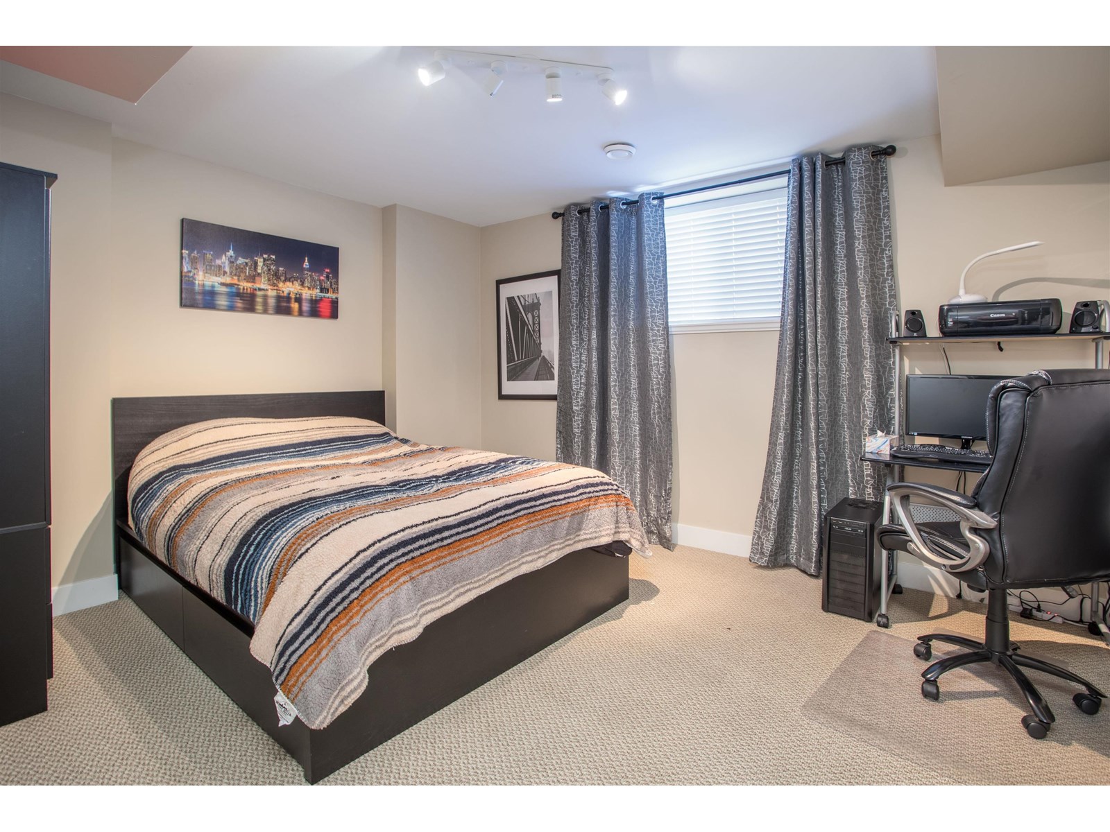 Photo 27 of 7015 195 Street, Surrey BC
