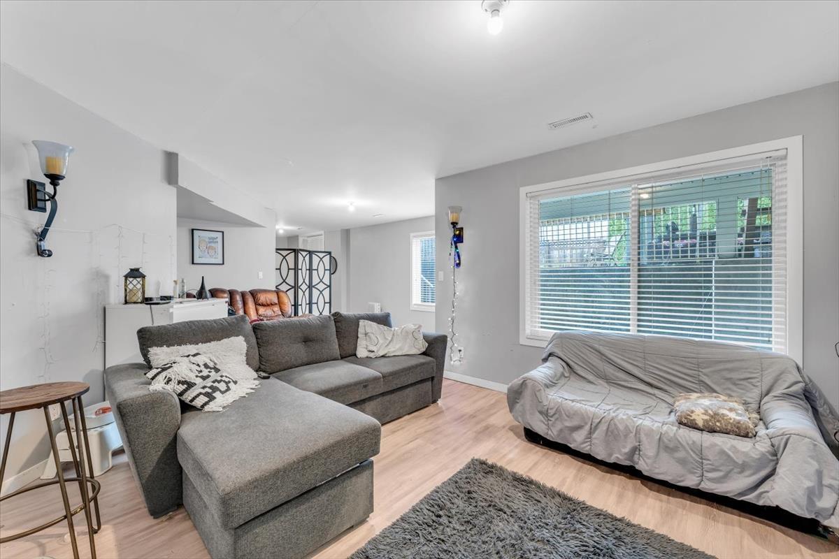 Photo 25 of 16955 84 Avenue, Surrey BC