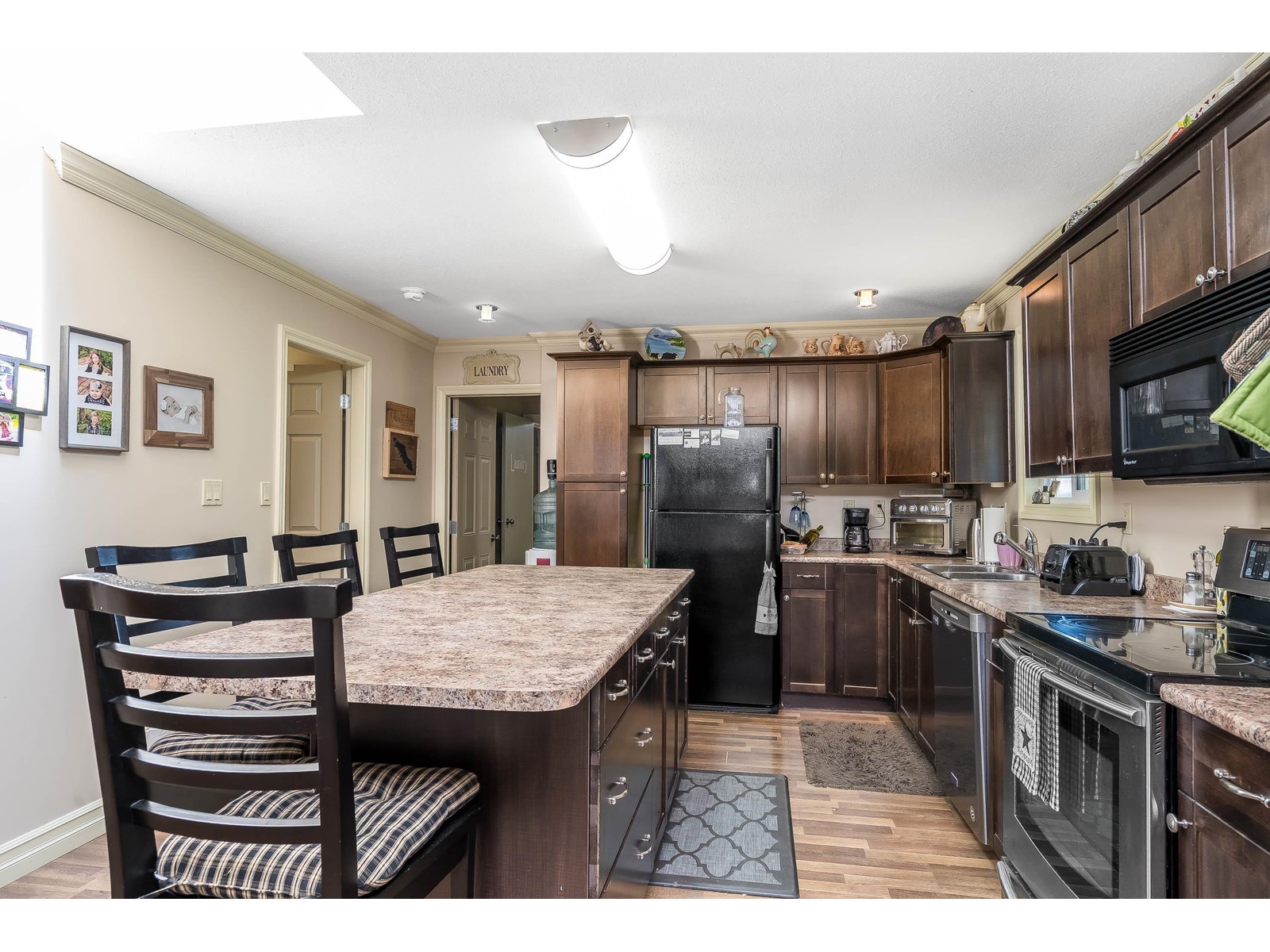 Photo 3 of 24960 Robertson Crescent, Langley BC