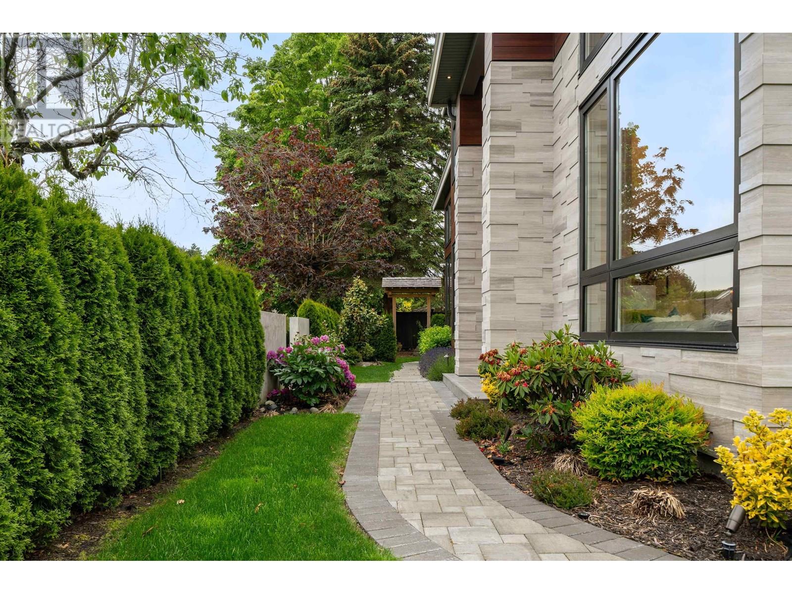 Photo 2 of 6571 Whiteoak Drive, Richmond BC