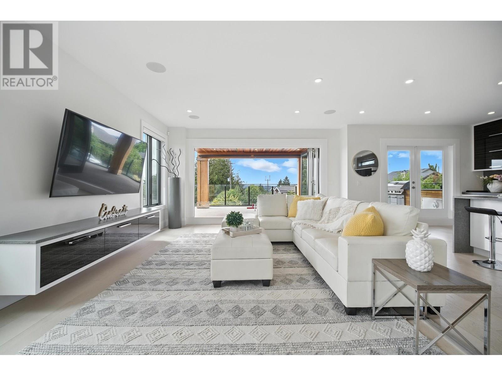 Photo 11 of 2113 Dawes Hill Road, Coquitlam BC