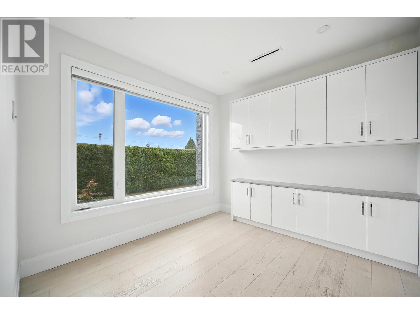 Photo 8 of 2113 Dawes Hill Road, Coquitlam BC