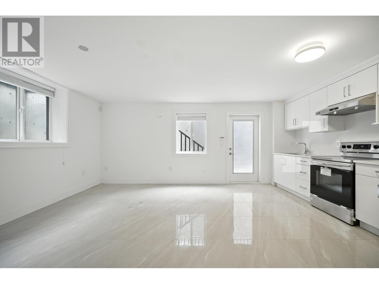 Photo 7 of 2113 Dawes Hill Road, Coquitlam BC