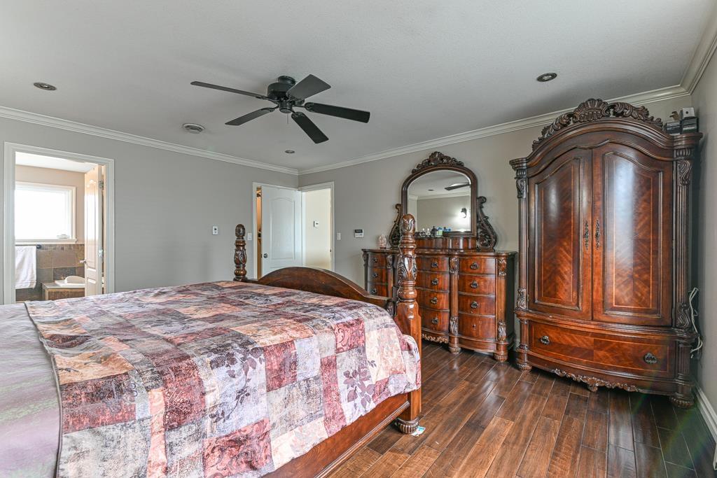 Photo 10 of 14835 74 Avenue, Surrey BC