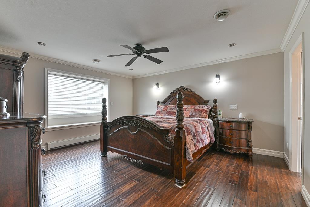 Photo 9 of 14835 74 Avenue, Surrey BC
