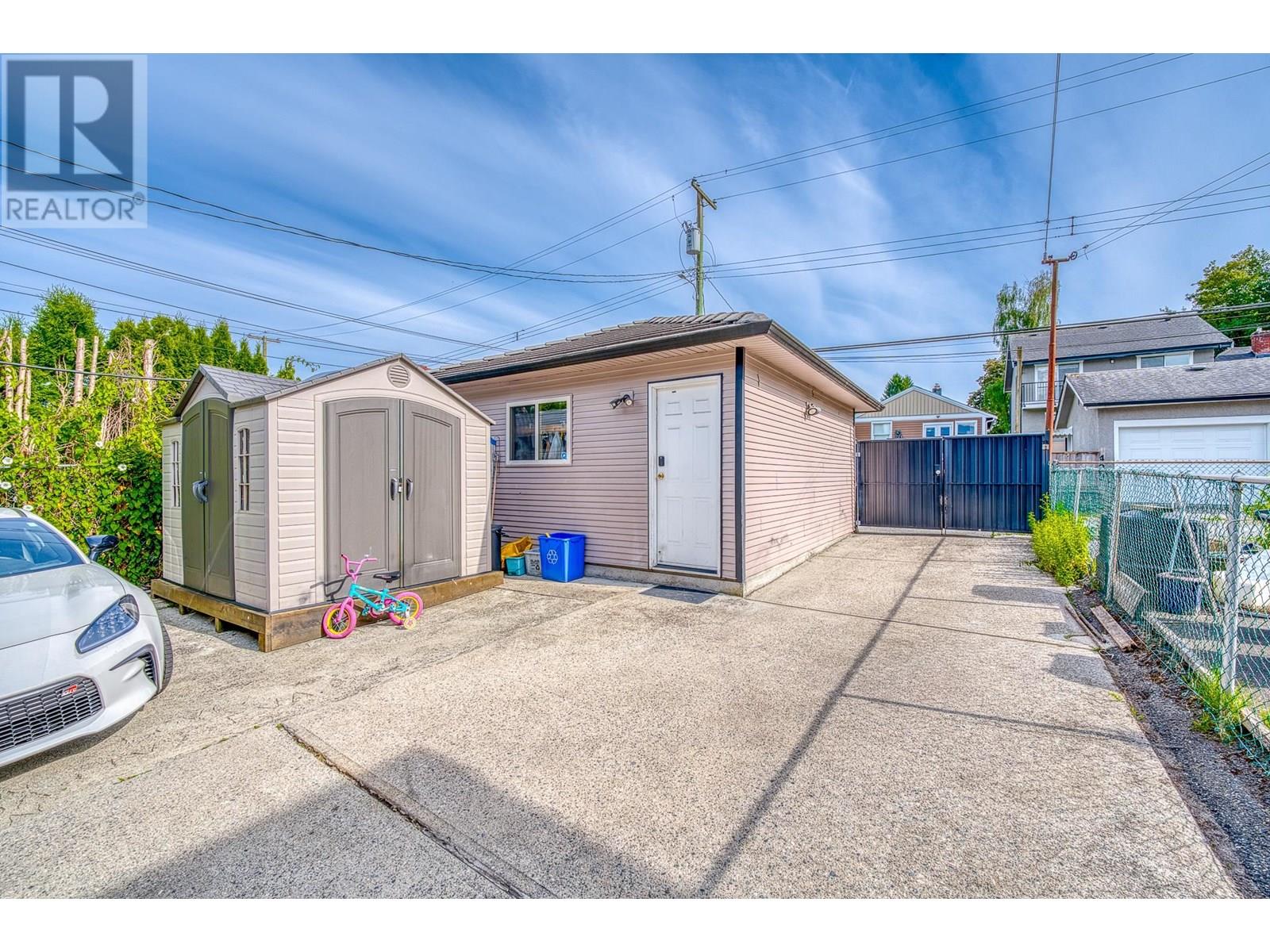 Photo 15 of 426 E 18th Avenue, Vancouver BC
