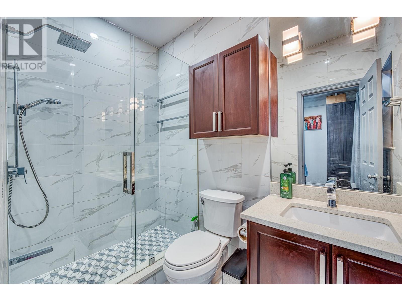 Photo 16 of 426 E 18th Avenue, Vancouver BC