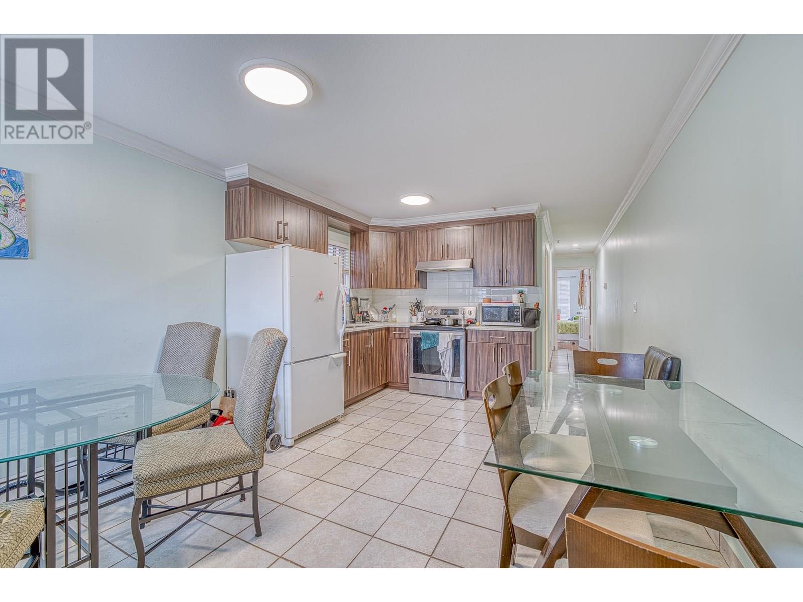 Photo 7 of 426 E 18th Avenue, Vancouver BC
