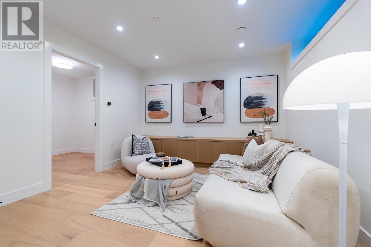 Photo 6 of 5080 Prince Edward Street, Vancouver BC
