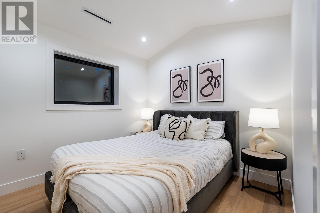 Photo 15 of 5080 Prince Edward Street, Vancouver BC