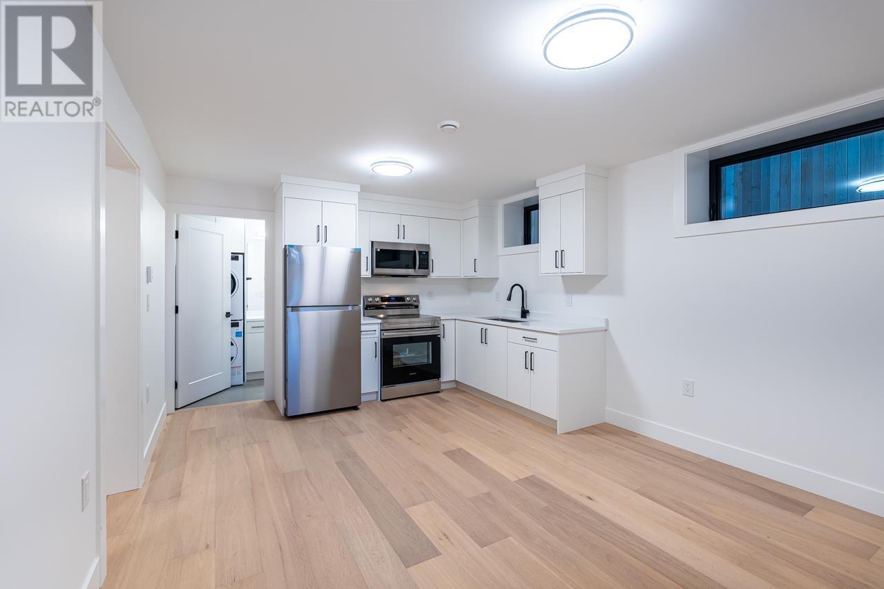 Photo 22 of 5080 Prince Edward Street, Vancouver BC