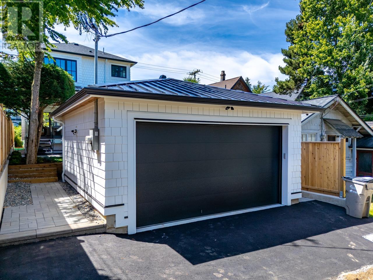 Photo 32 of 5080 Prince Edward Street, Vancouver BC