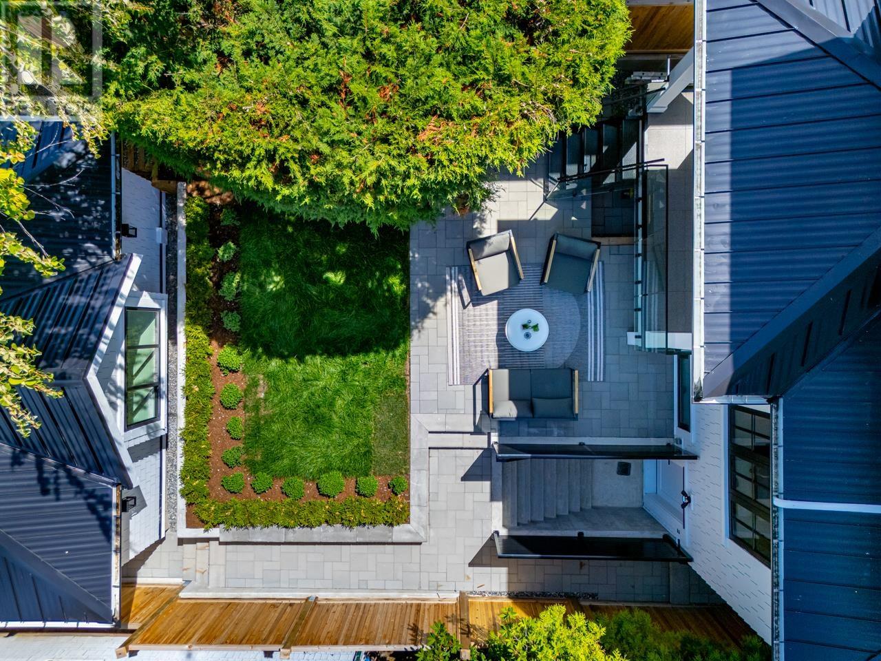 Photo 16 of 5080 Prince Edward Street, Vancouver BC