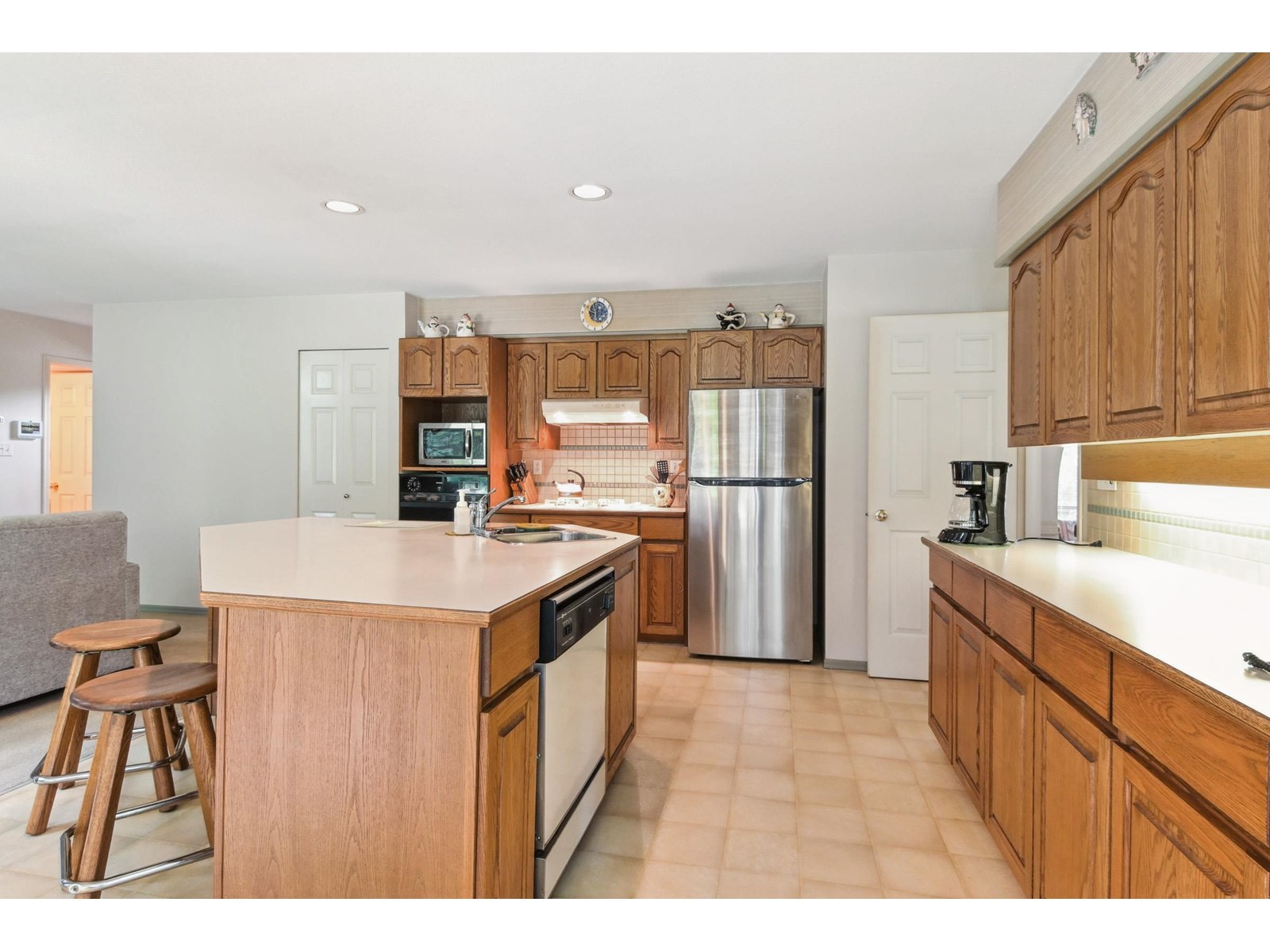 Photo 11 of 15045 80 B Avenue, Surrey BC