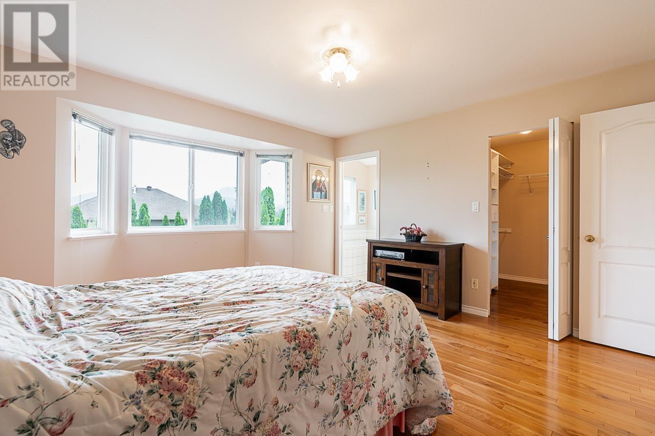Photo 17 of 22081 124 Avenue, Maple Ridge BC