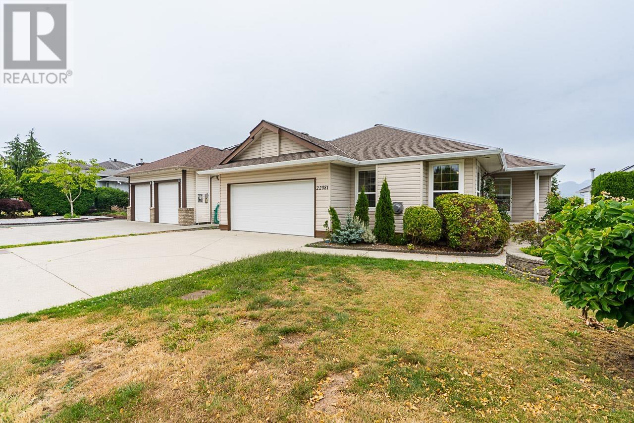Photo 1 of 22081 124 Avenue, Maple Ridge BC