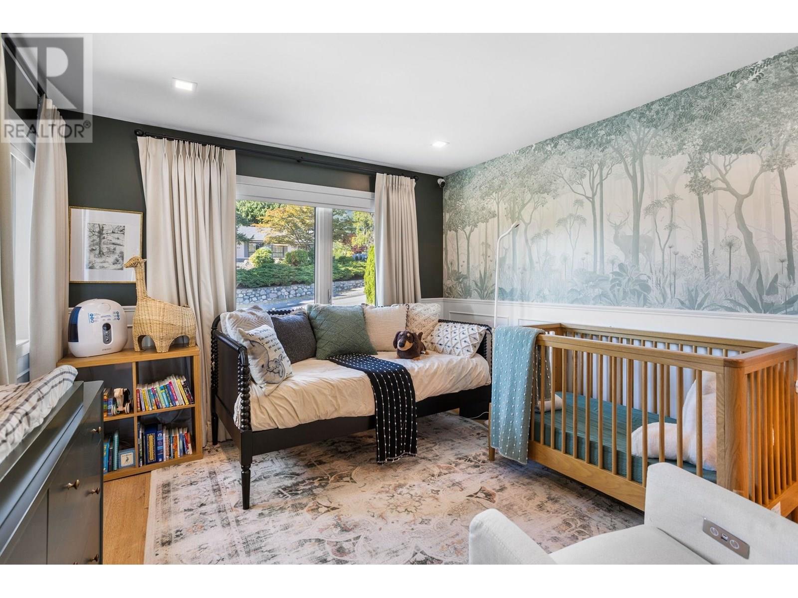 883 WAVERTREE ROAD, North Vancouver
