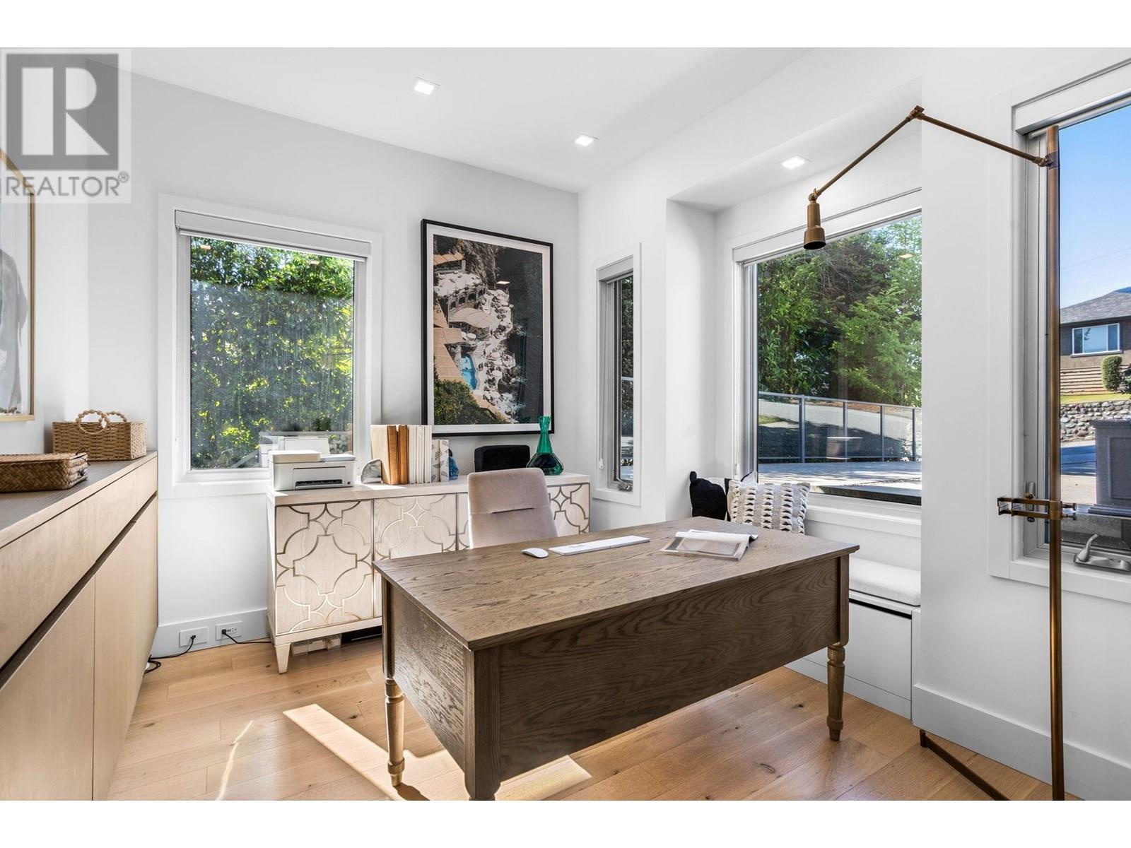 883 WAVERTREE ROAD, North Vancouver