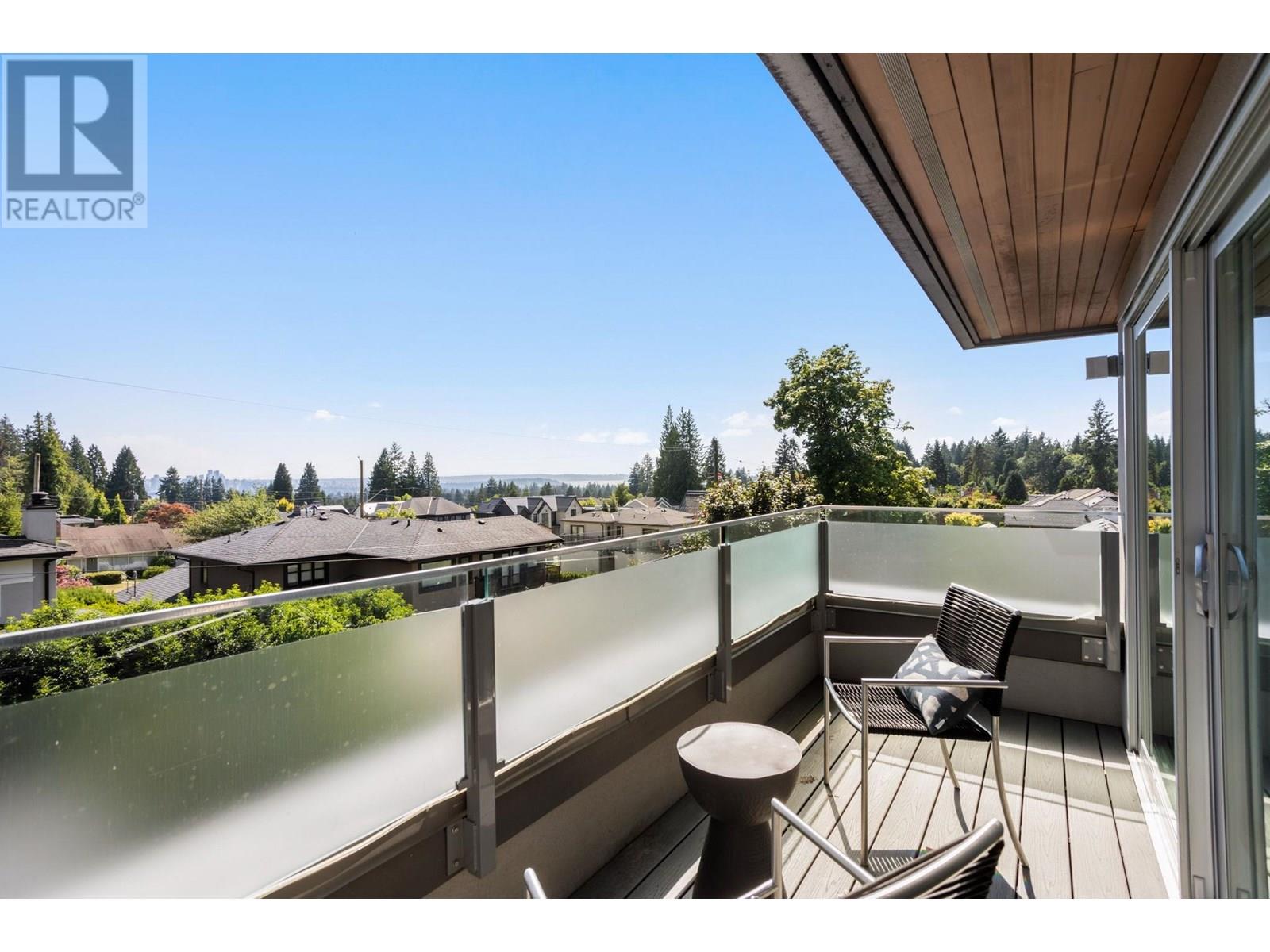 883 WAVERTREE ROAD, North Vancouver