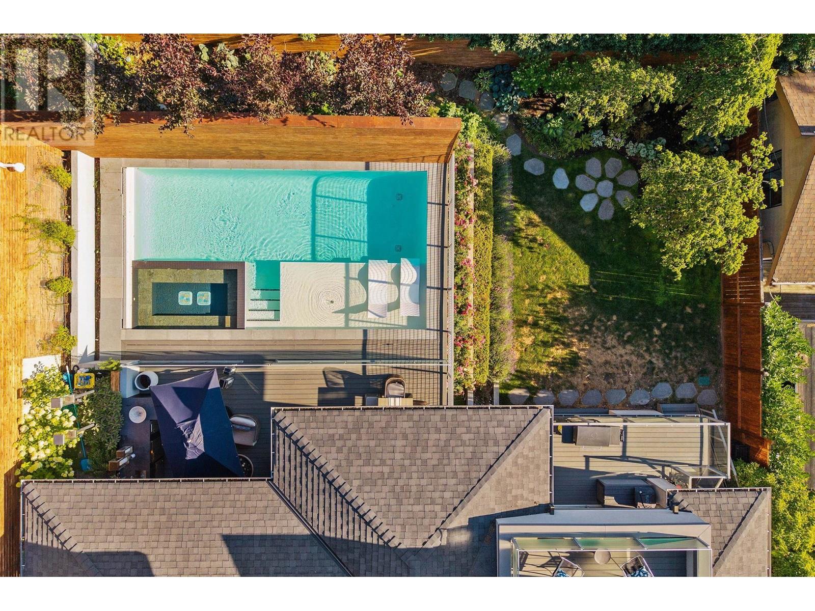 883 WAVERTREE ROAD, North Vancouver