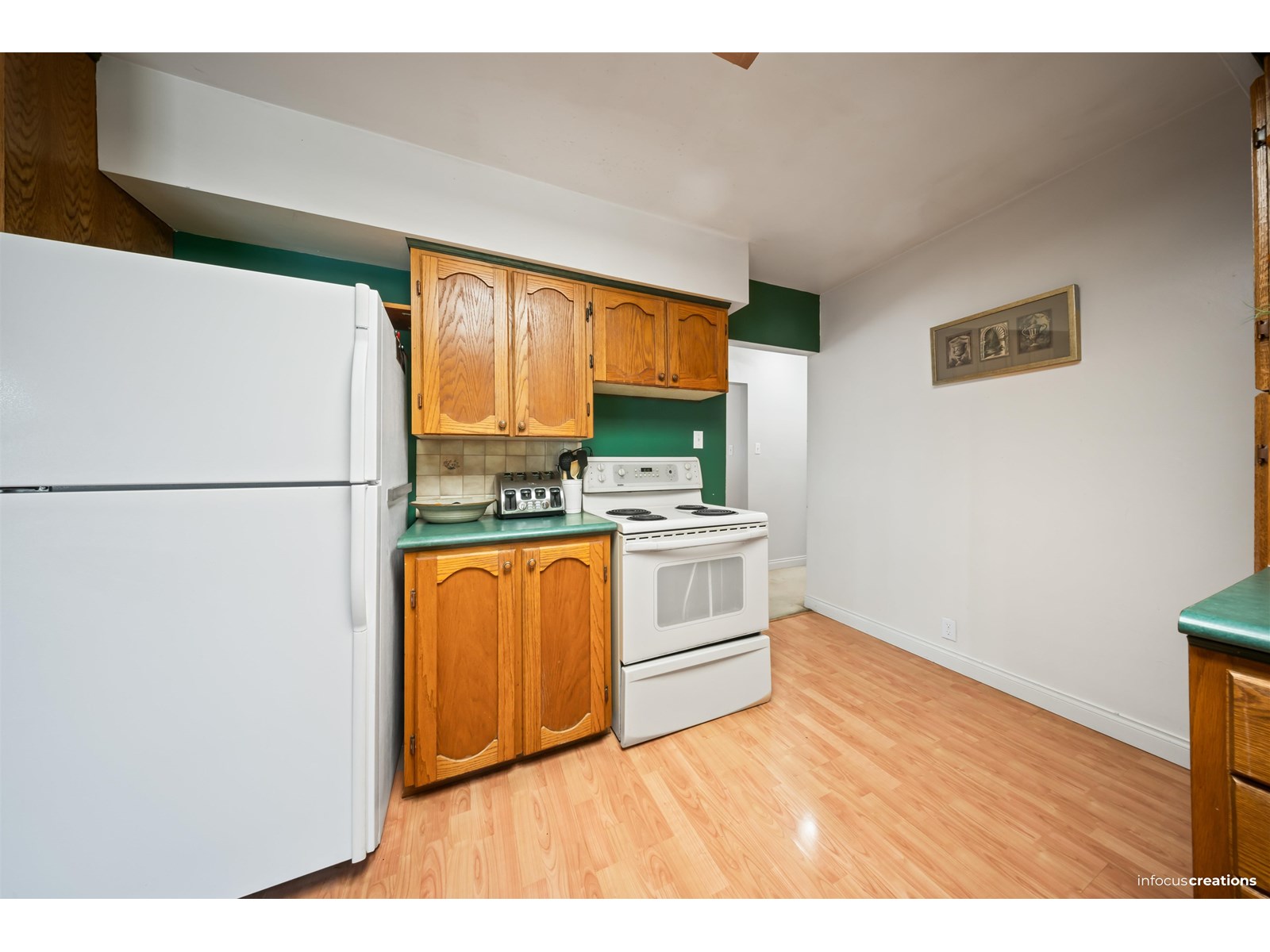 Photo 10 of 13850 78 A Avenue, Surrey BC