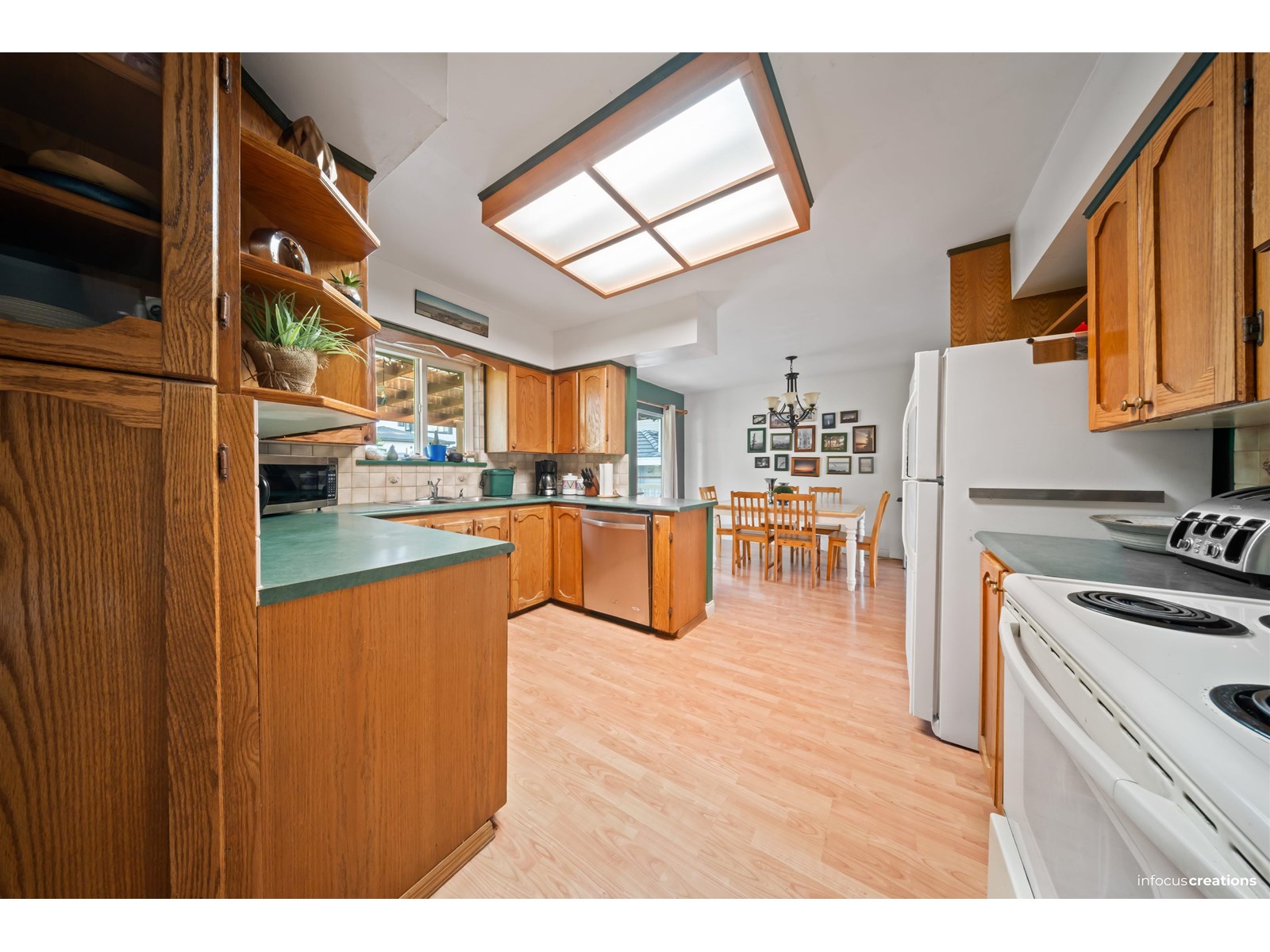 Photo 9 of 13850 78 A Avenue, Surrey BC