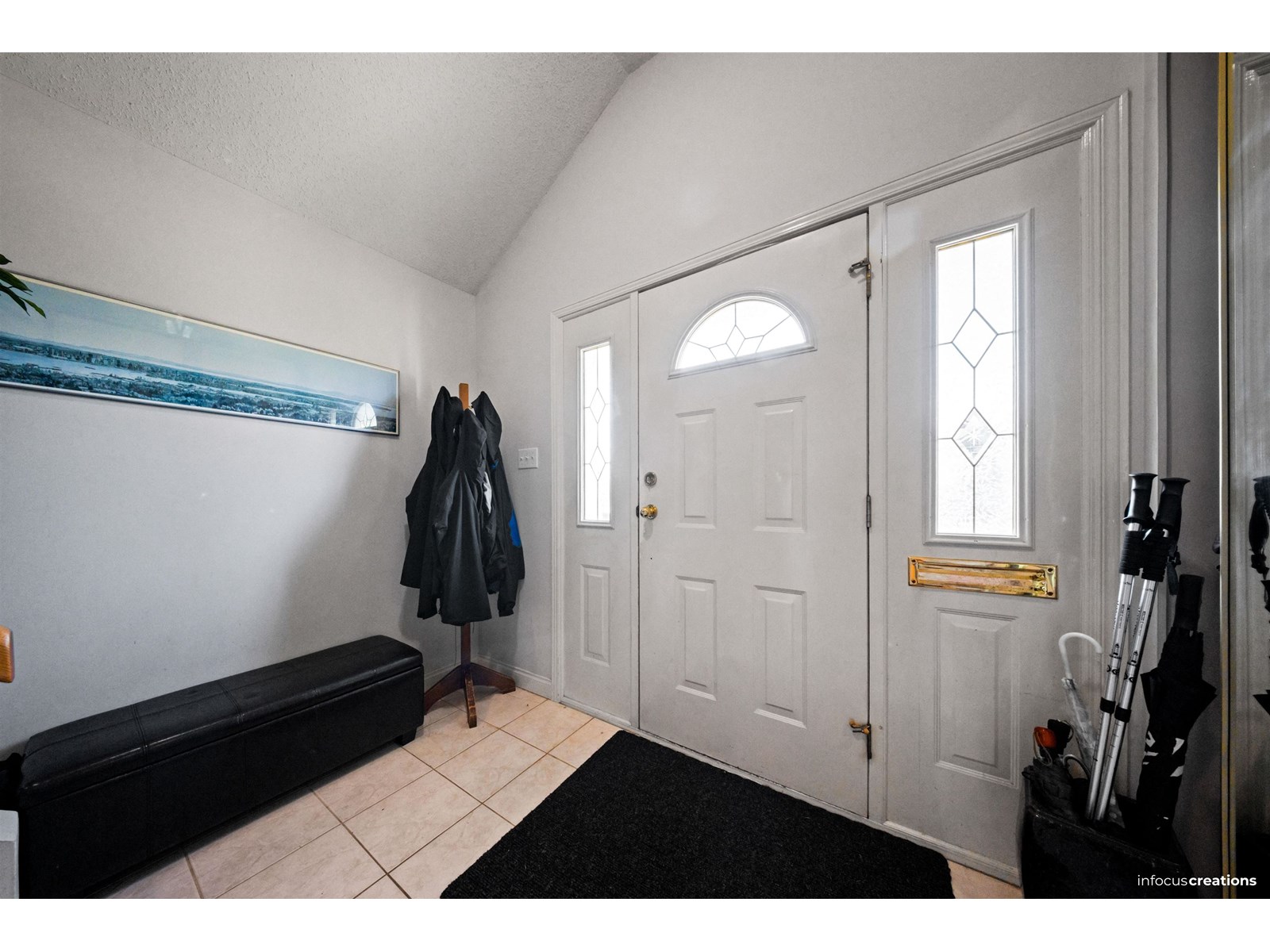 Photo 3 of 13850 78 A Avenue, Surrey BC