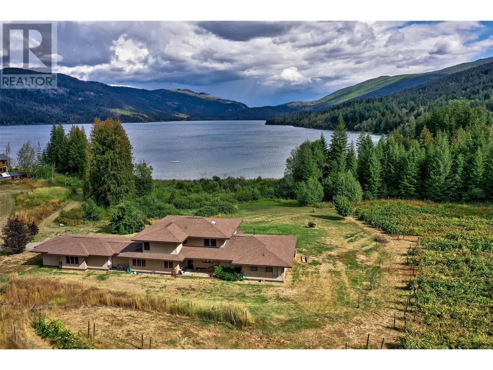 Photo 11 of 3832 Pakka Road, White Lake BC