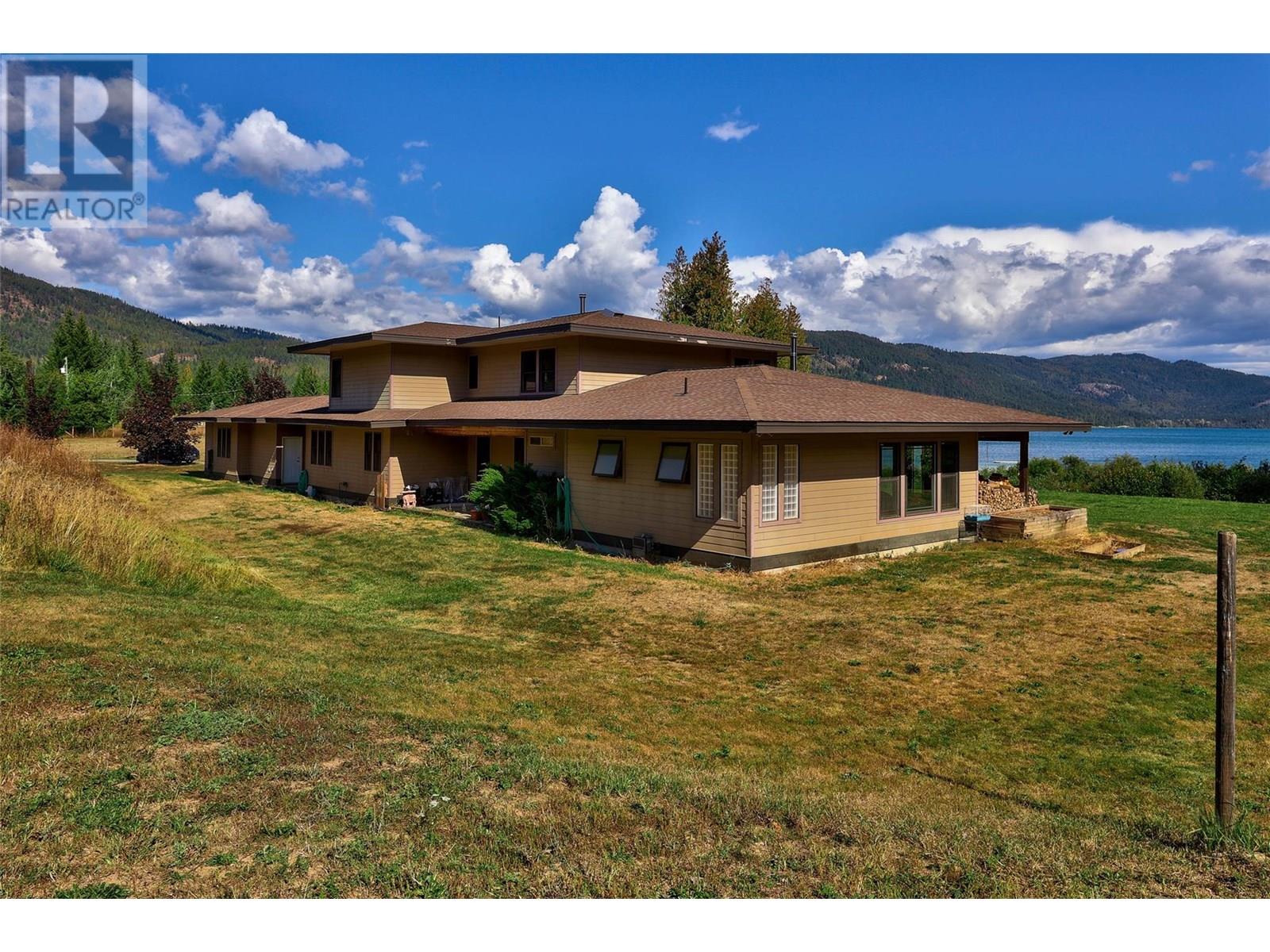 Photo 3 of 3832 Pakka Road, White Lake BC