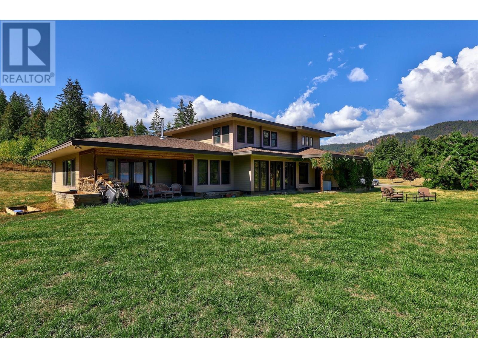 Photo 17 of 3832 Pakka Road, White Lake BC