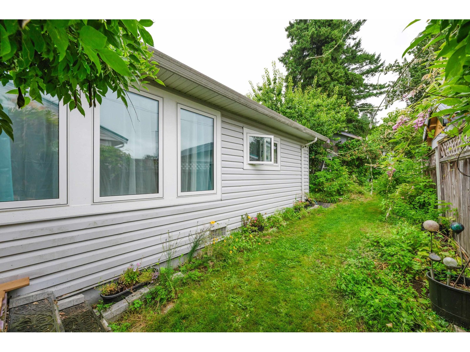 Photo 8 of 32881 1st Avenue, Mission BC