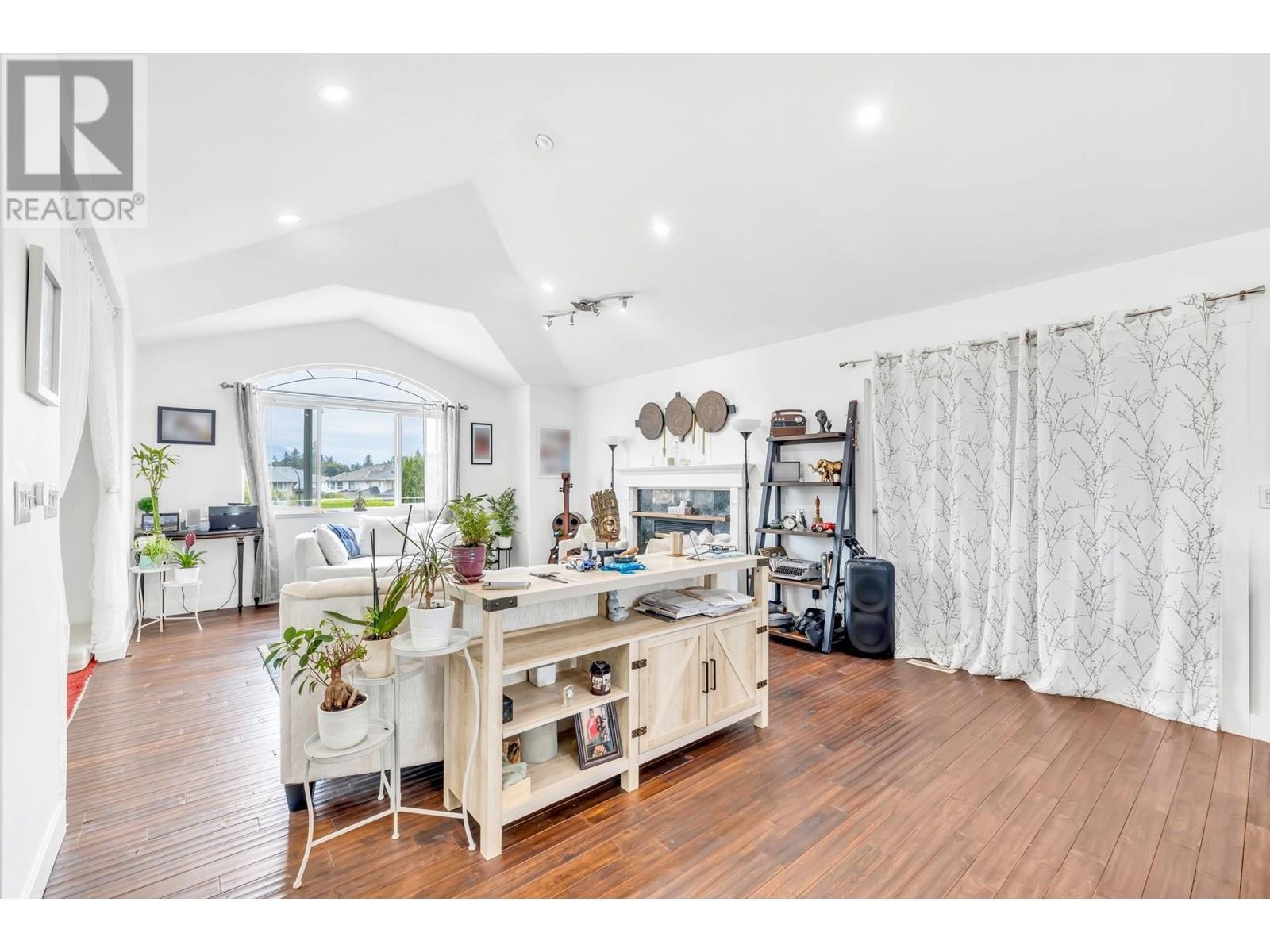 Photo 11 of 20558 122 Avenue, Maple Ridge BC