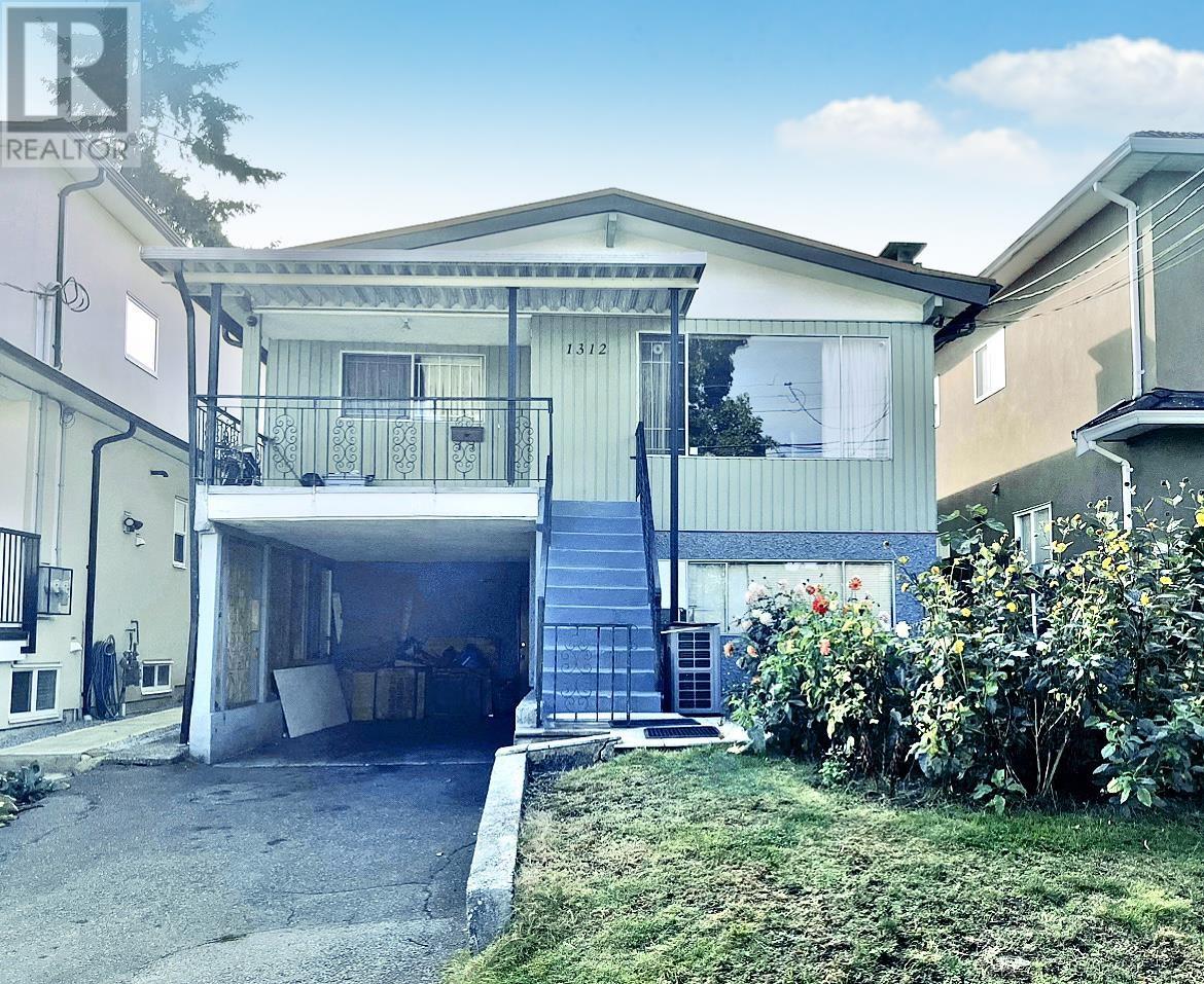 Photo 4 of 1312 E 28th Avenue, Vancouver BC