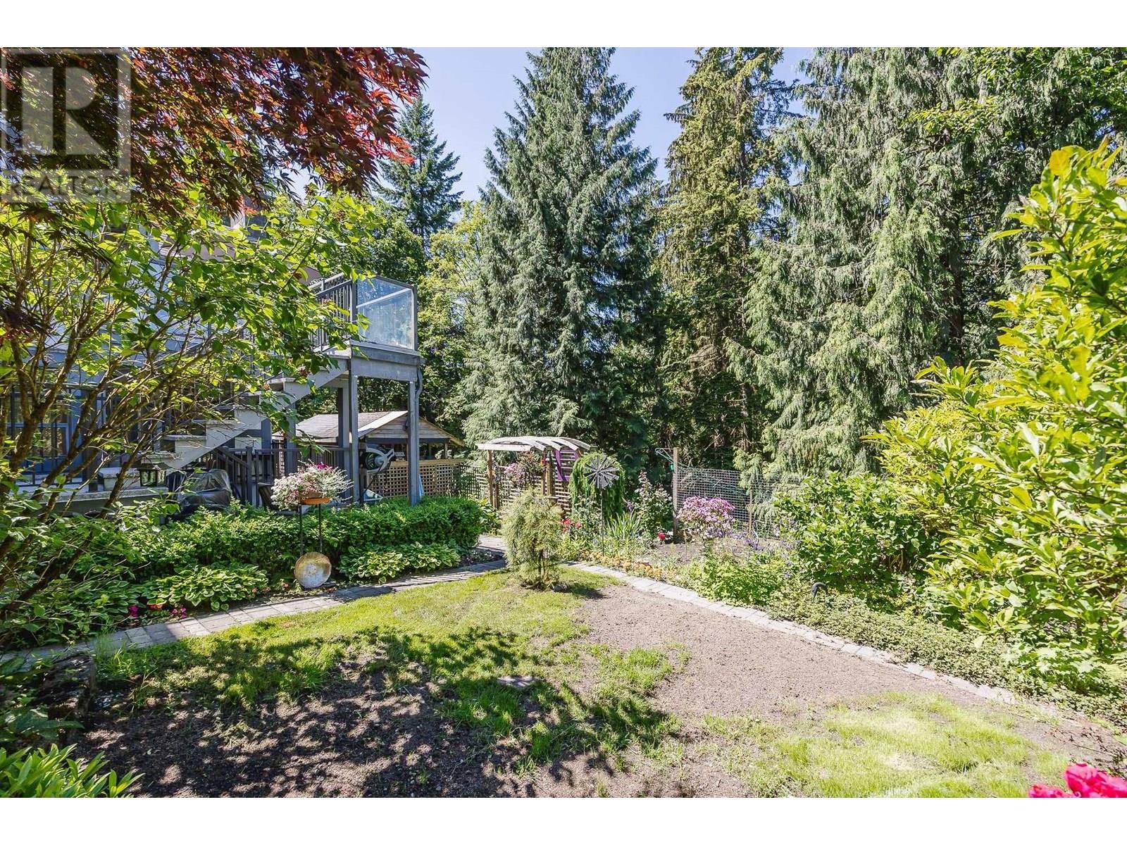 Photo 2 of 15 Escola Bay, Port Moody BC