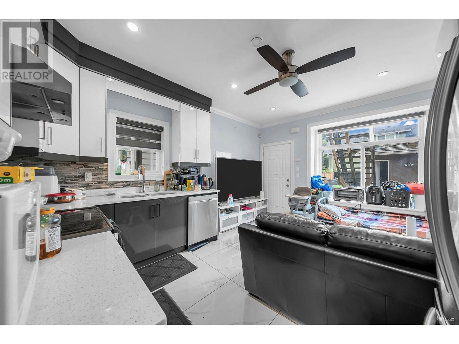 Photo 5 of 765 Skeena Street, Vancouver BC