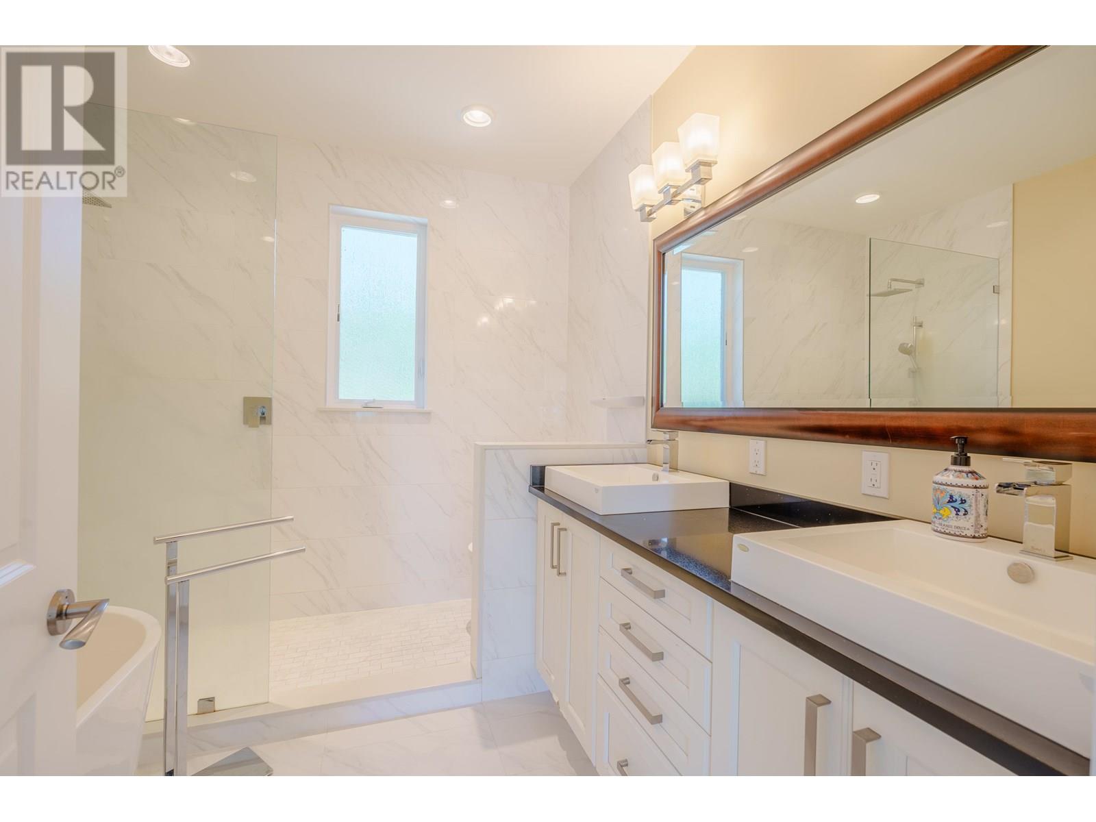 10825 WOOD BAY RIDGE ROAD, Halfmoon Bay